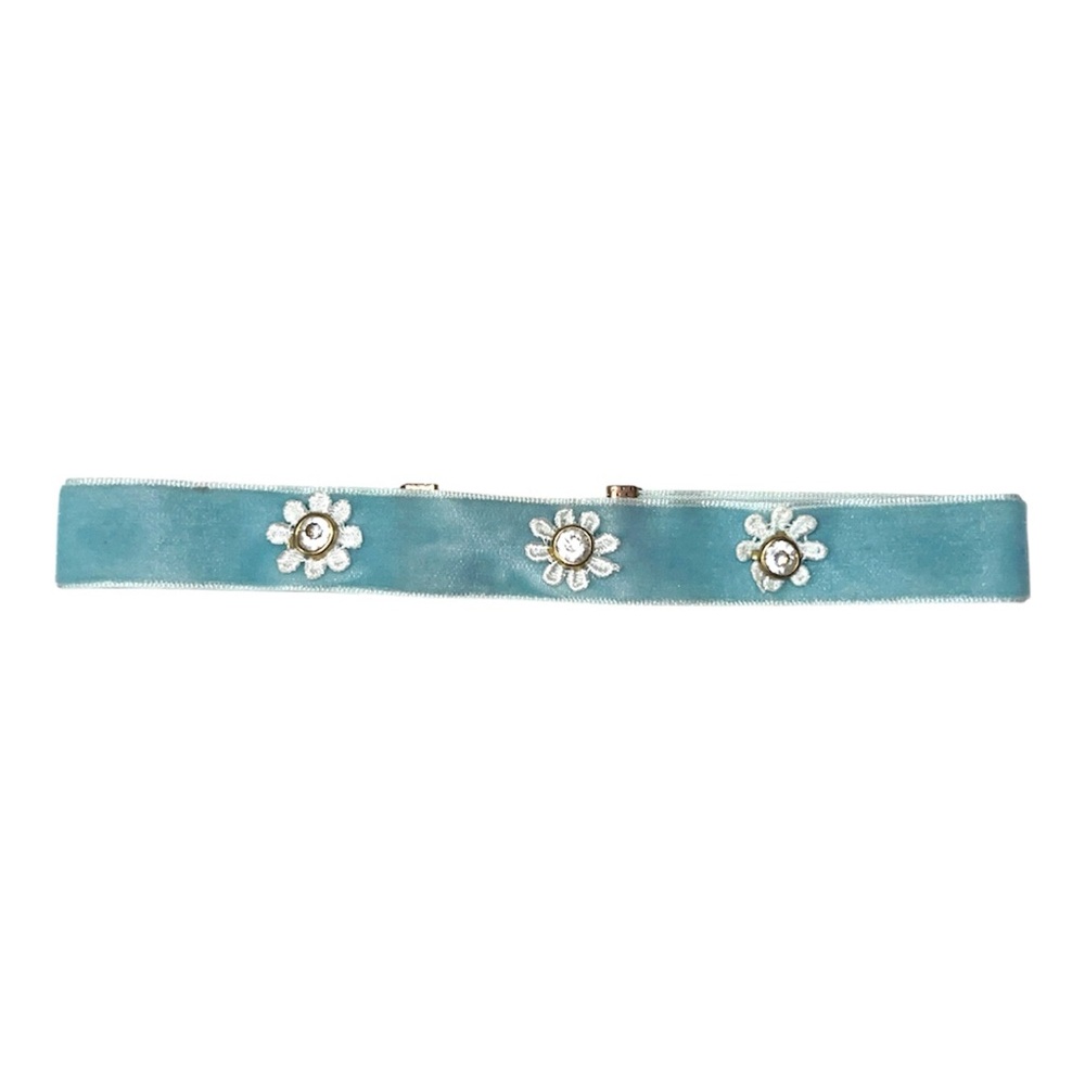 Blue velvet daisy choker necklace.